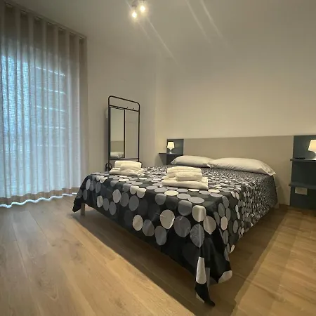 Flad House - *